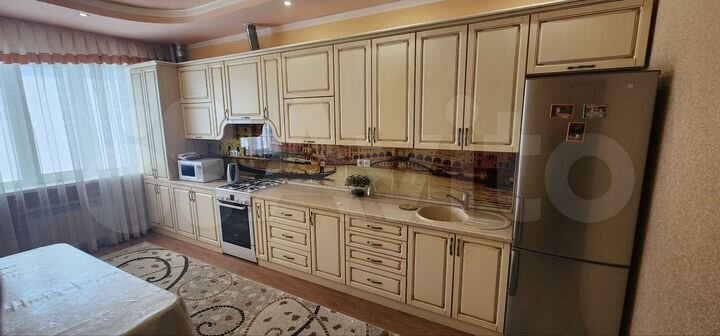 2-к. квартира, 80 м², 2/4 эт.