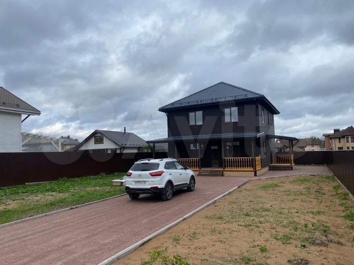 Коттедж 183 м² на участке 7,5 сот.