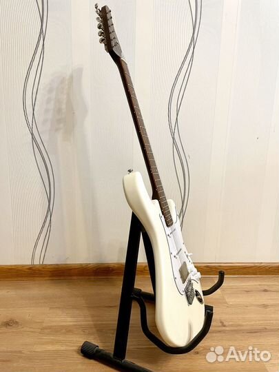 Электрогитара Stratocaster Cort G260CS OW + чехол