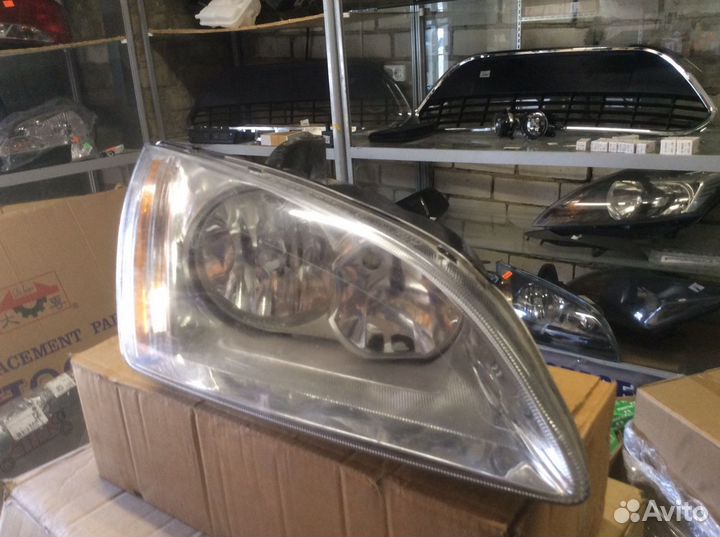 Форд Фокус 2 дорест фара правая хром