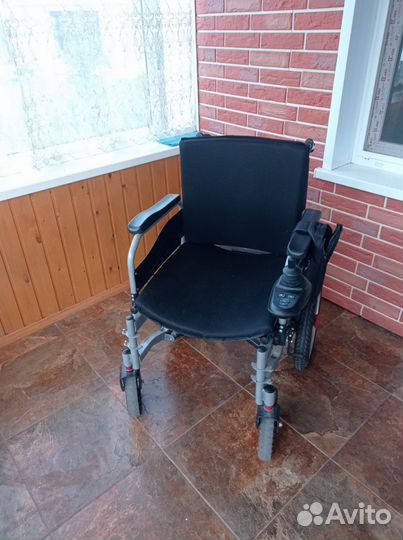 Инвалидная коляска с электроприводом