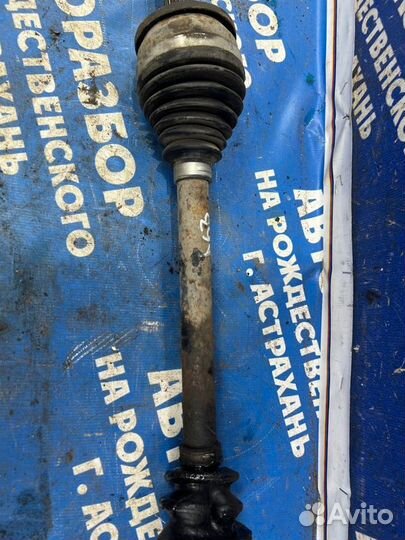 Левый привод Toyota Auris хэтчбек 1ZR 2007