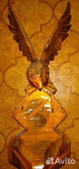 Статуэтка из дерева