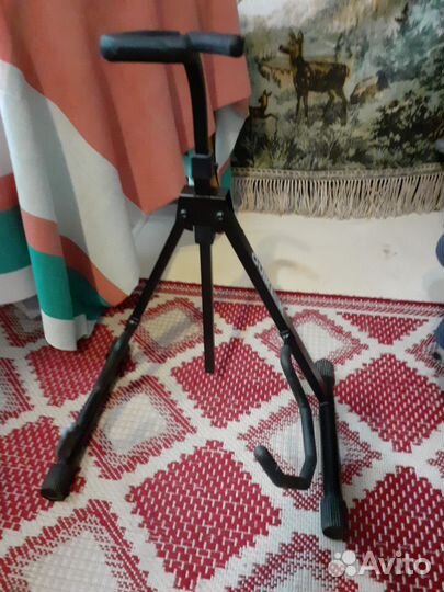 Подставка для гитары