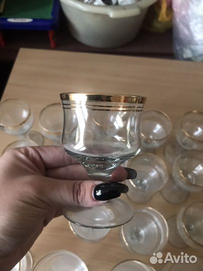 Набор бокалов и рюмок