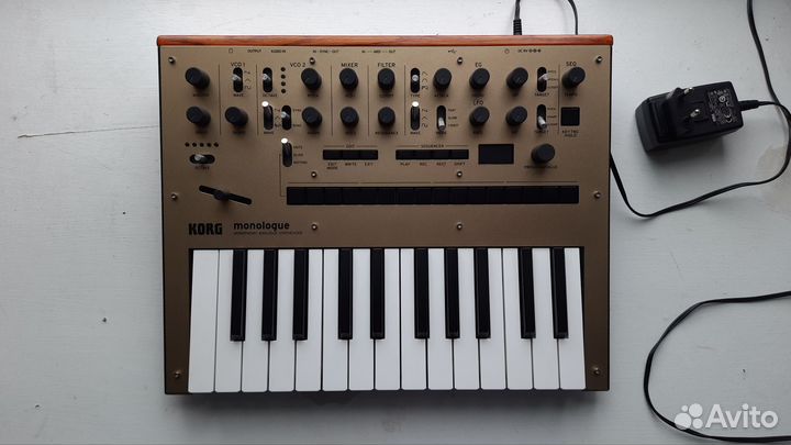 Аналоговый синтезатор Korg Monologue