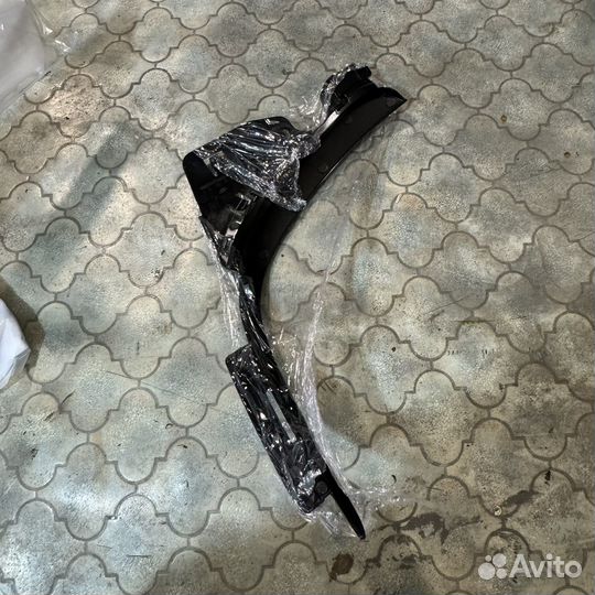 Накладка решетки переднего бампера Mercedes w167