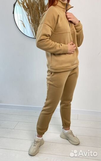 Женский спортивный костюм на флисе (новый)