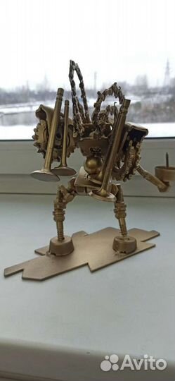 Металлическая скульптура. Подсвечник