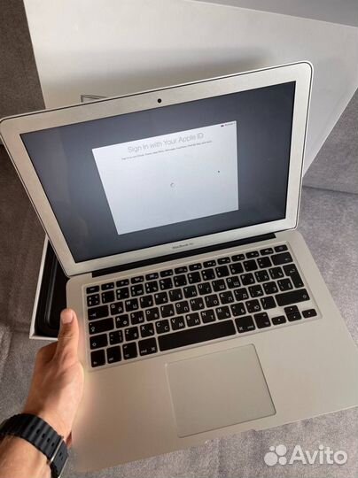 Macbook Air 13 2017 128 (батарея 167 циклов)