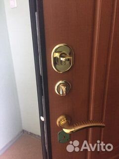 Обивка дверей, замена замков