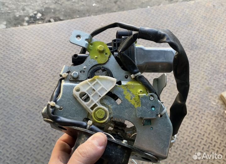 Замок багажника