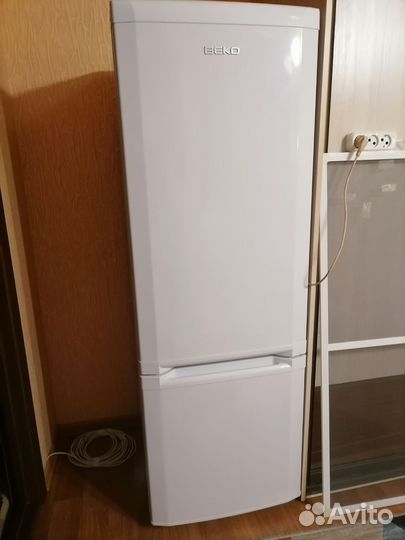 Холодильник веко