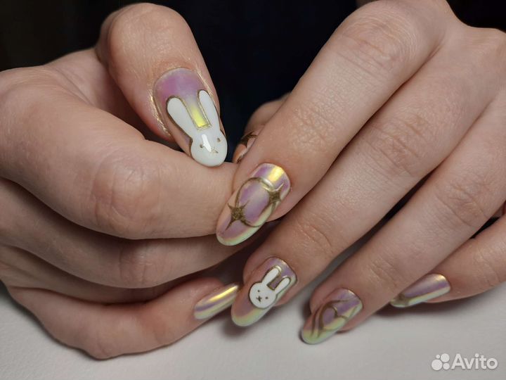 Модель на маникюр