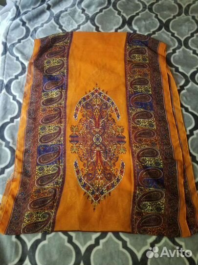 Полотенце новое, женские платки