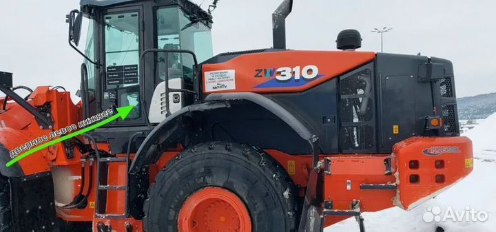 Стекло дверное левое нижнее на Hitachi ZW310