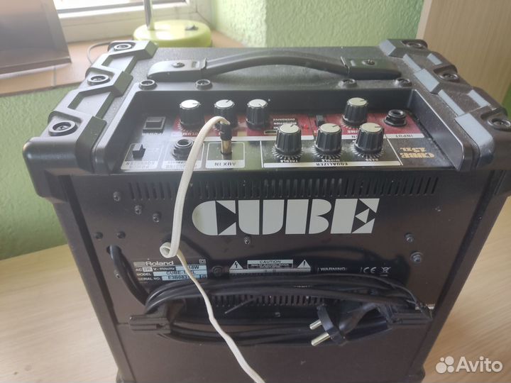 Roland Cube 15. Комбо Усилитель