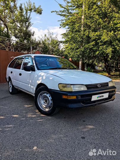 Toyota Corolla 1.3 AT, 2000, 300 000 км