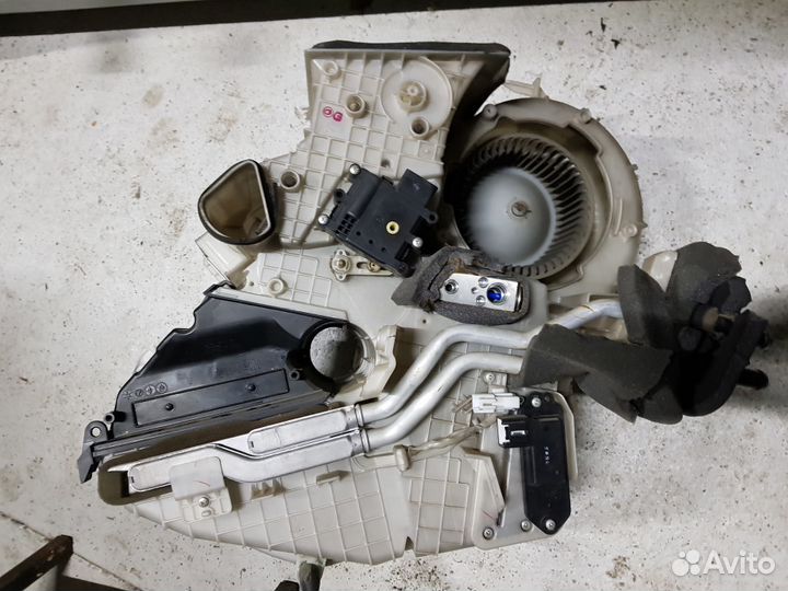 Корпус печки на Мазда 3 вк климат