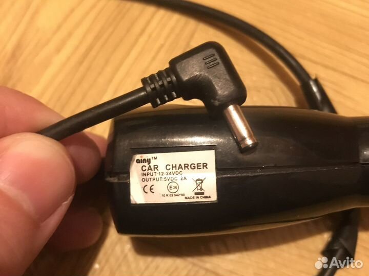 Автомобильные зарядные устройства, в ассортименте