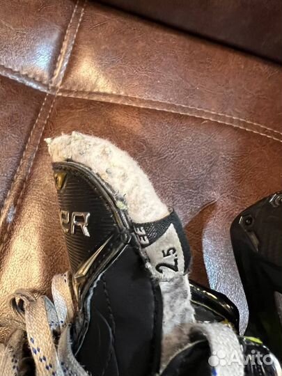 Коньки хоккейные