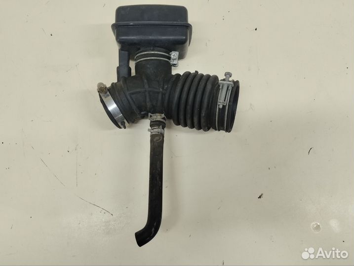 Патрубок воздушного фильтра Nissan Almera Classic