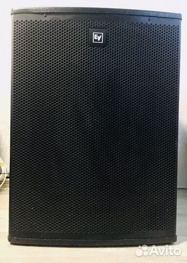 Сабвуфер Electro-Voice ELX 118 USA