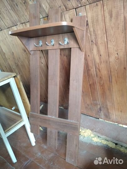 Вешалка навесная