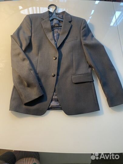 Пиджак мальчику совершенно новый