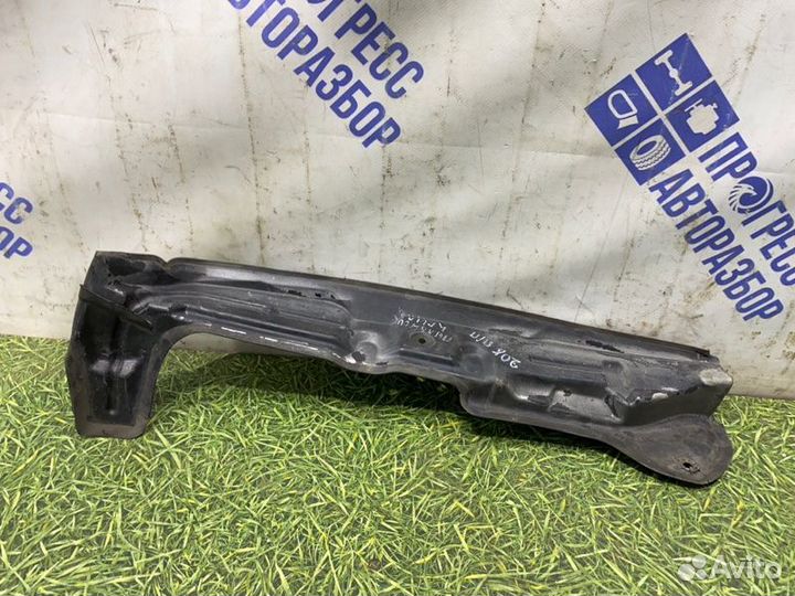 Пыльник крыла передний правый Audi A4 B6 седан 1.8