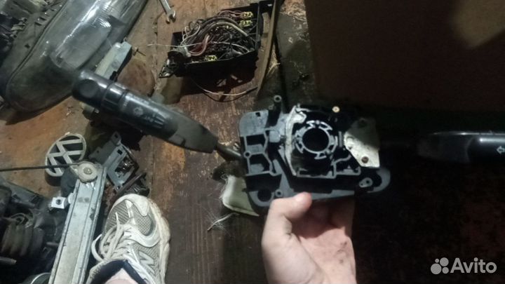 Переключатель подрулевой Mitsubishi Space Wagon