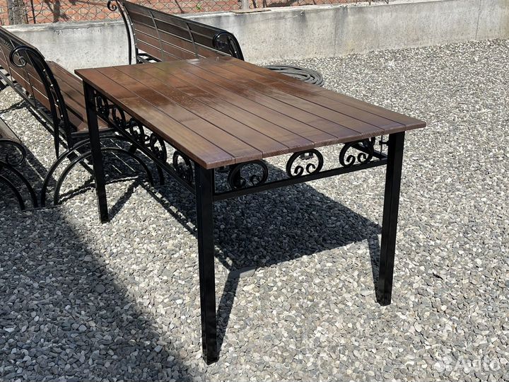 Стол и скамейки