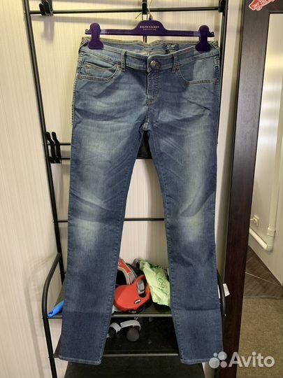 Джинсы armani