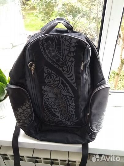 Портфели и контейнер для завтраков