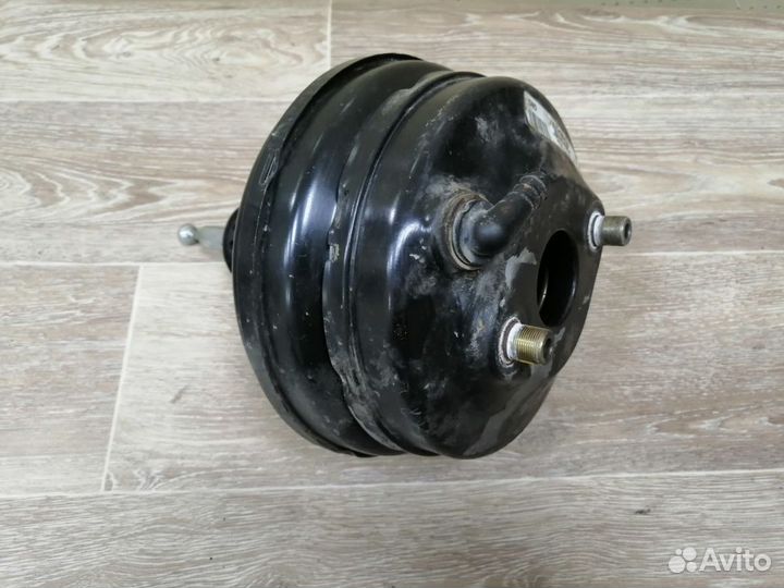 Усилитель тормозов вакуумный Volkswagen Passat B5