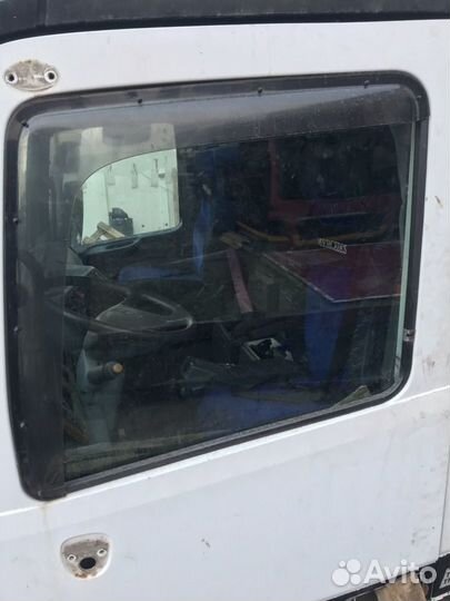 Стекло двери Mерседес Актрос Mercedes Actros