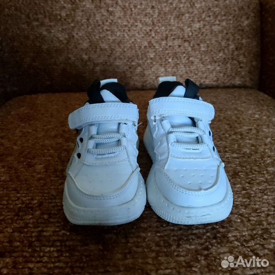 Кроссовки детские 25