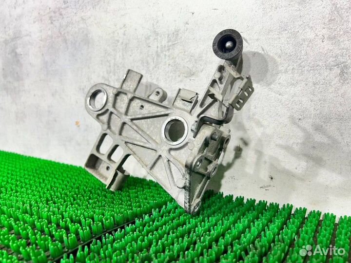 Кронштейн воздушного фильтра