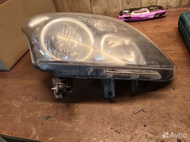 Фара правая (галлоген) Renault Koleos 2008 (HY)