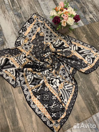 Шелковый платок шаль Louis Vuitton серый