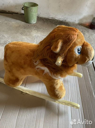 Детская игрушка качалка