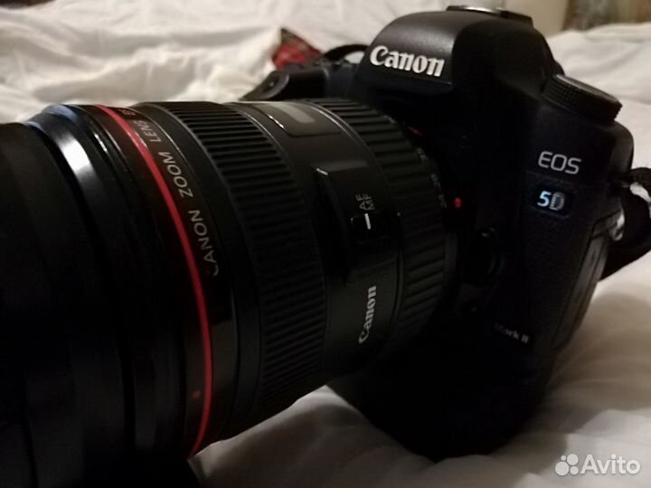 Canon EOS 5d Mark ll с объективом и вспышкой