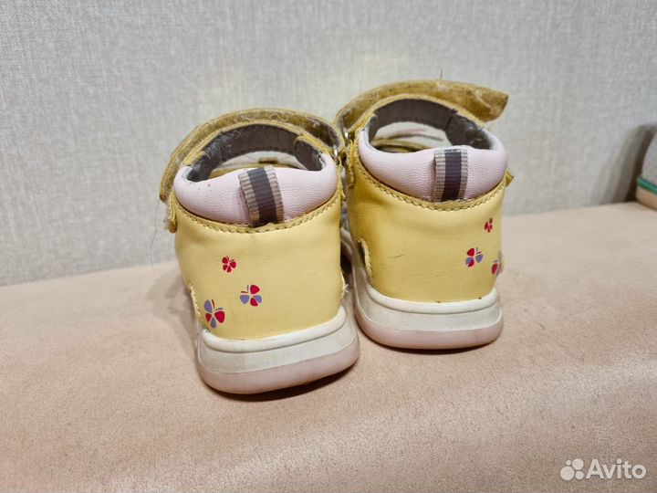 Босоножки для девочки 21