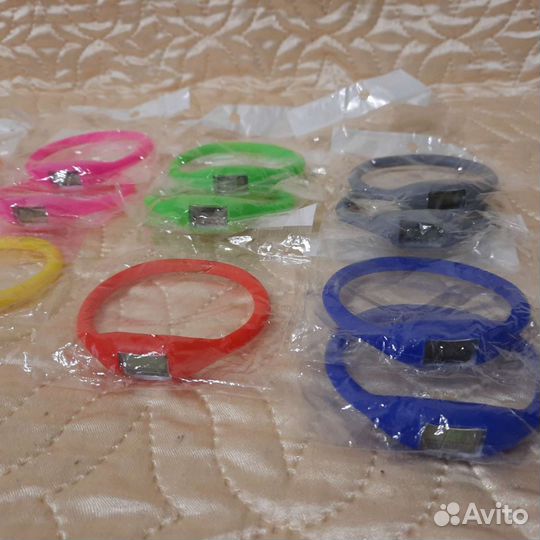 Часы наручные, электронные