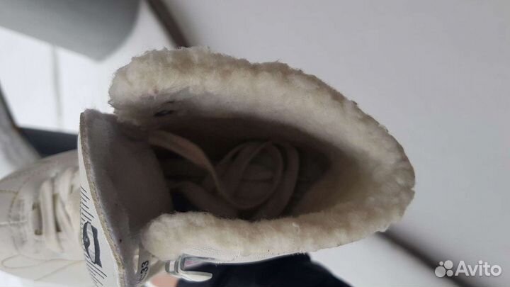 Коньки. Идеально для каникул на катке