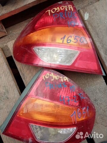 Стоп-сигнал левый на toyota prius NHW10