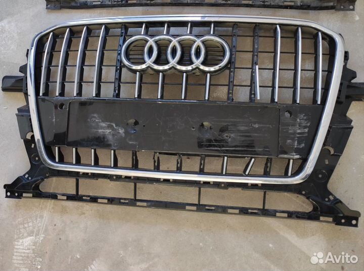 Решетка радиатора Audi Q5 2012
