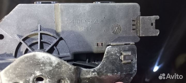 Замок крышки багажника бмв е90