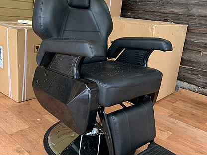 Парикмахерское кресло Карлос для барбершопа