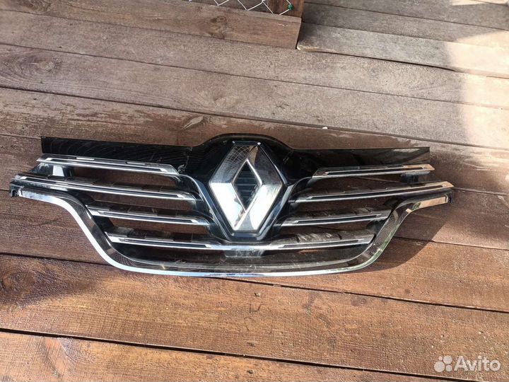 Решетка радиатора Рено колеос